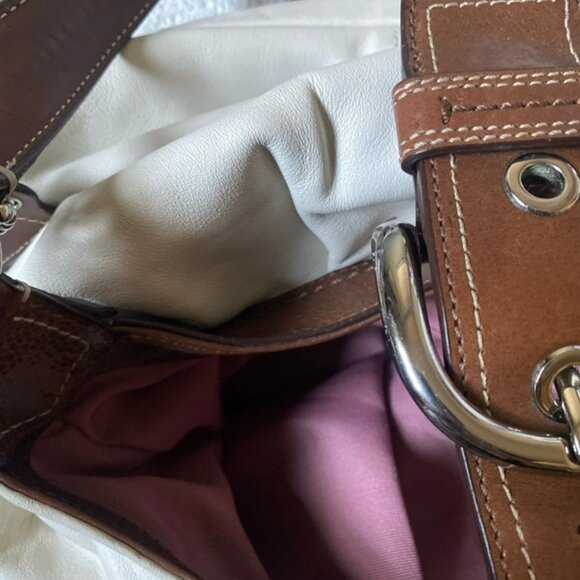 The Coach Soho Lynn Buckle Leather Shoulder Bag - Picture 7 of 7